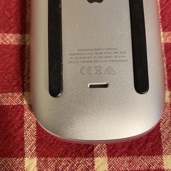 Used Apple Magic Mouse 2 - Picture 3 of 5